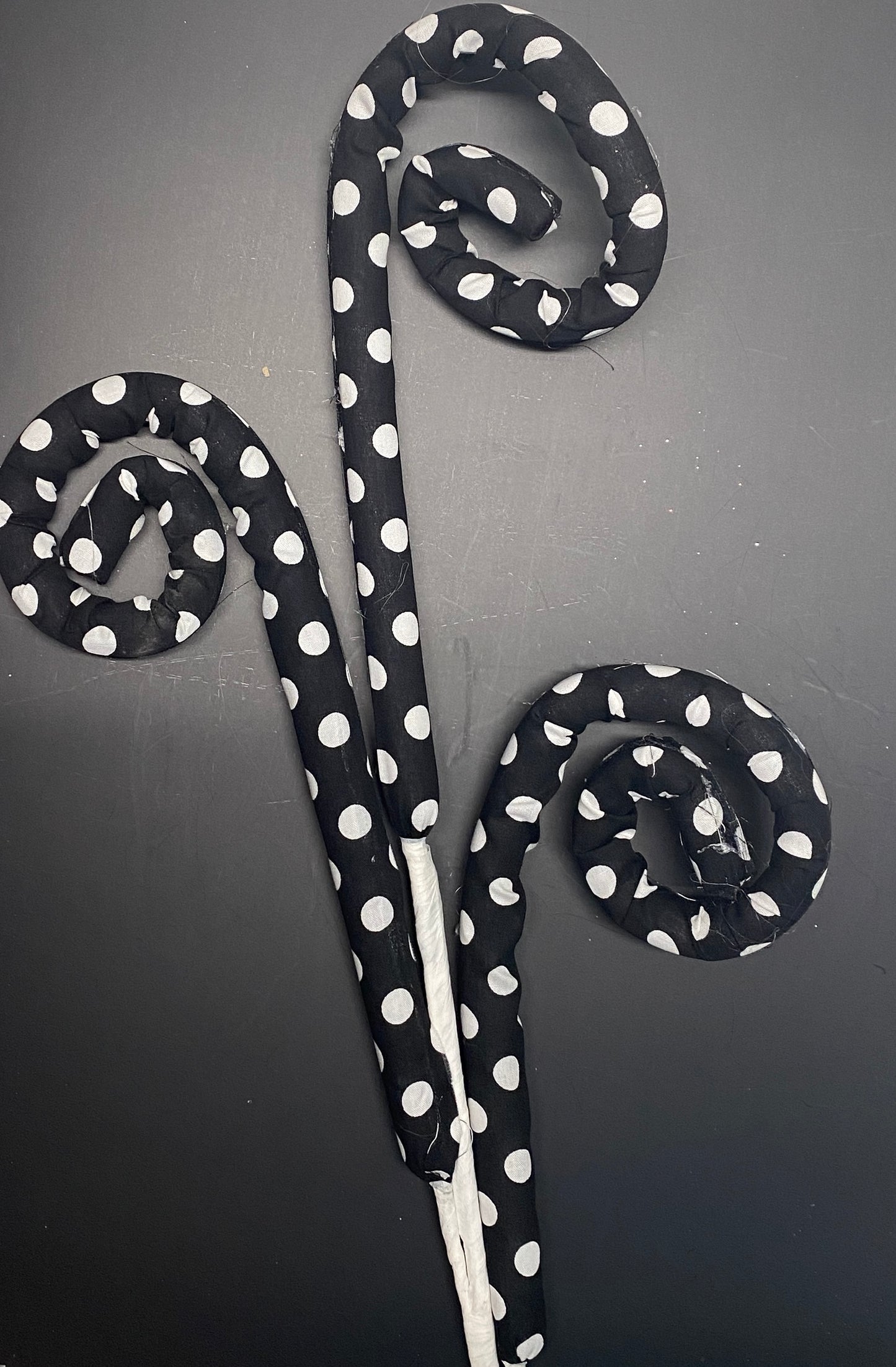 31"L Polka Dot Curl Spray