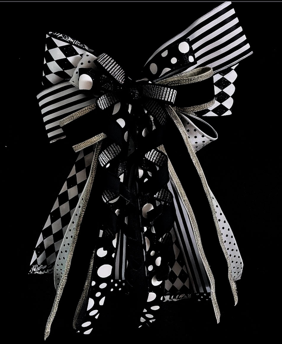 Elegant black and white bow